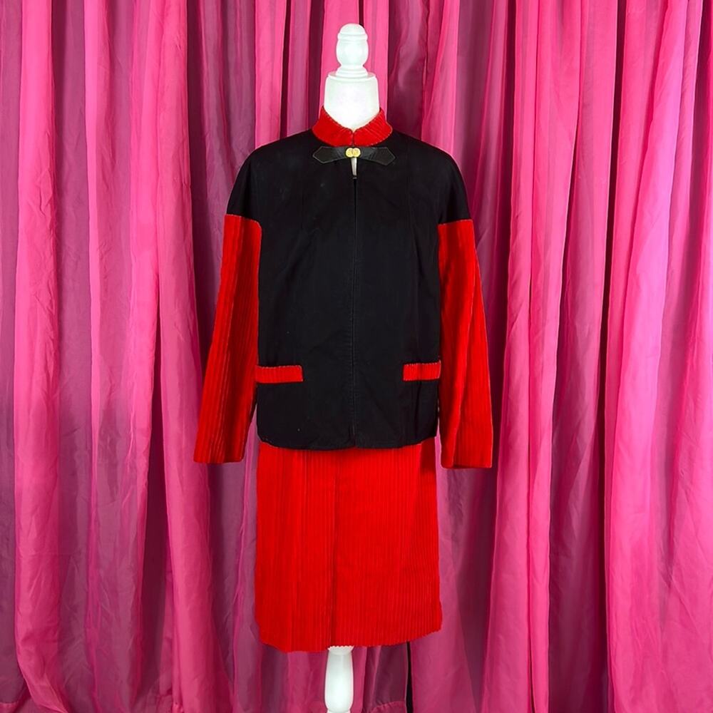 Vintage Union Made Unbranded red corduroy and black skirt suit set, size 12